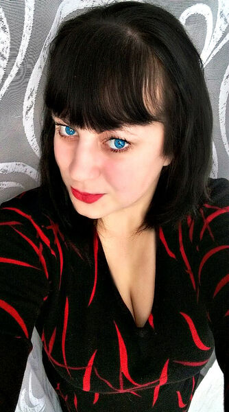 devushki-po-vizovu-v-beloretske-devushka-soblaznyaet-na-soveshanii